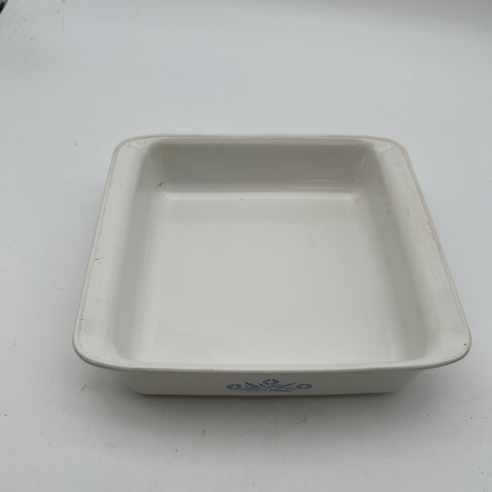 Corningware - Corelle Cornflower Blue 8 X 8 Inch Inside Square Baker - P322